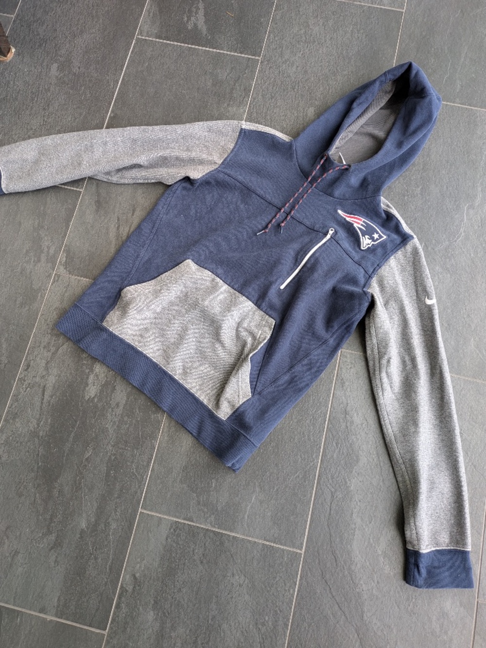 New England Patriots color block sweatshirt, zippered front pocket size medium